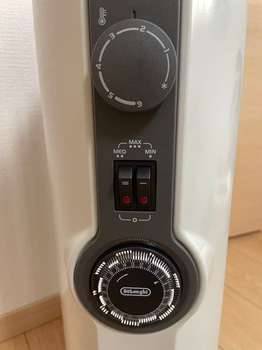デロンギ オイルヒーター　DeLonghi HJ0812