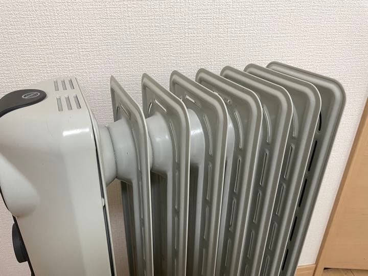 デロンギ オイルヒーター　DeLonghi HJ0812