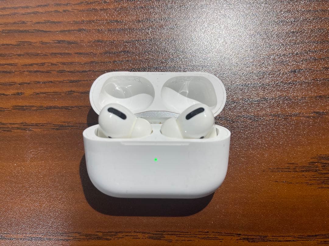 Apple AirPods 本体 充電ケース付き