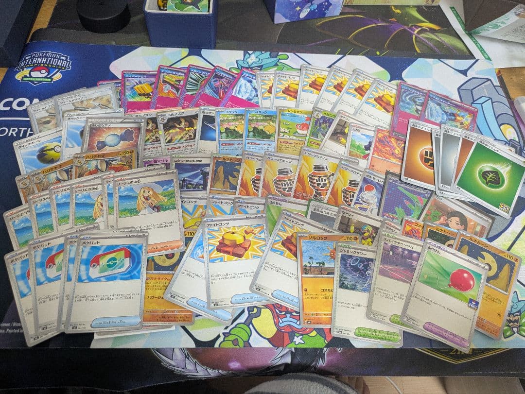 【最終値下】ポケモンカード　引退品　デッキ4つ他コレクション品(1月18日迄)