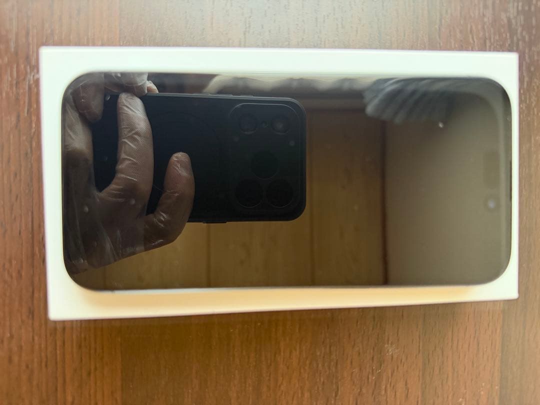 【極上美品】iPhone 15 Pro 128GB（ブラックチタニウム）