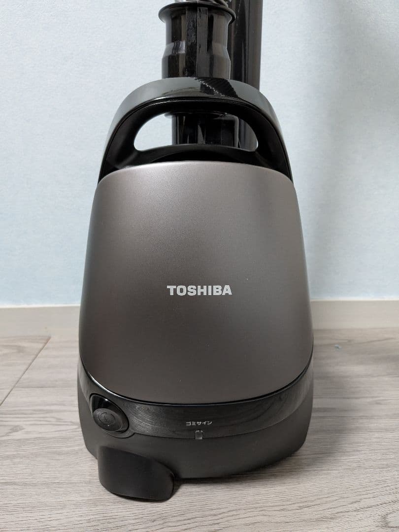 ​【2024年製】東芝 紙パック式掃除機 VC-PM7A 軽量コンパクト