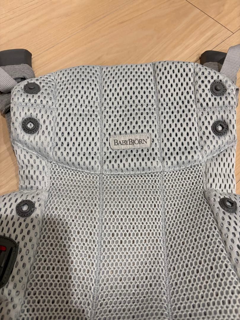 【美品！！】BabyBjörn Air シルバー 抱っこ紐