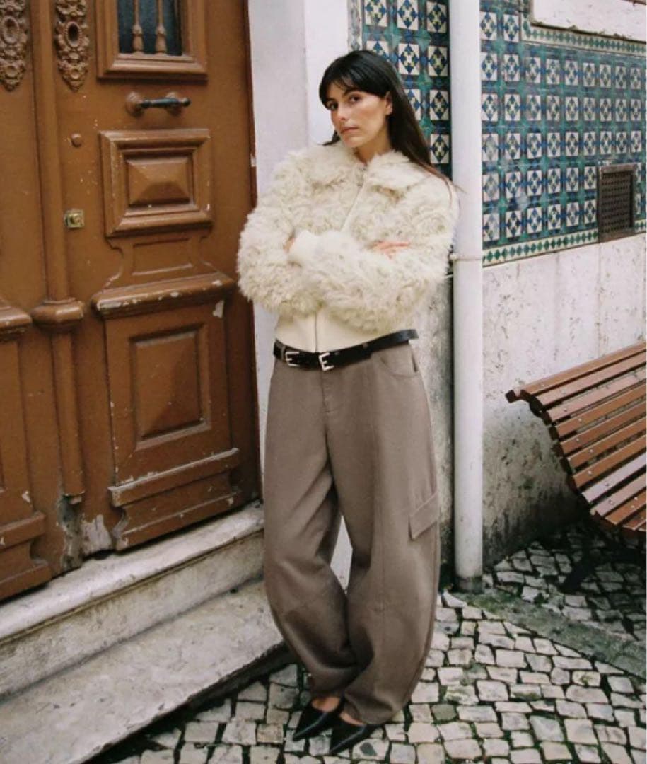 新品タグ付きZARA フェイクファーボンバージャケット　アウター　xs