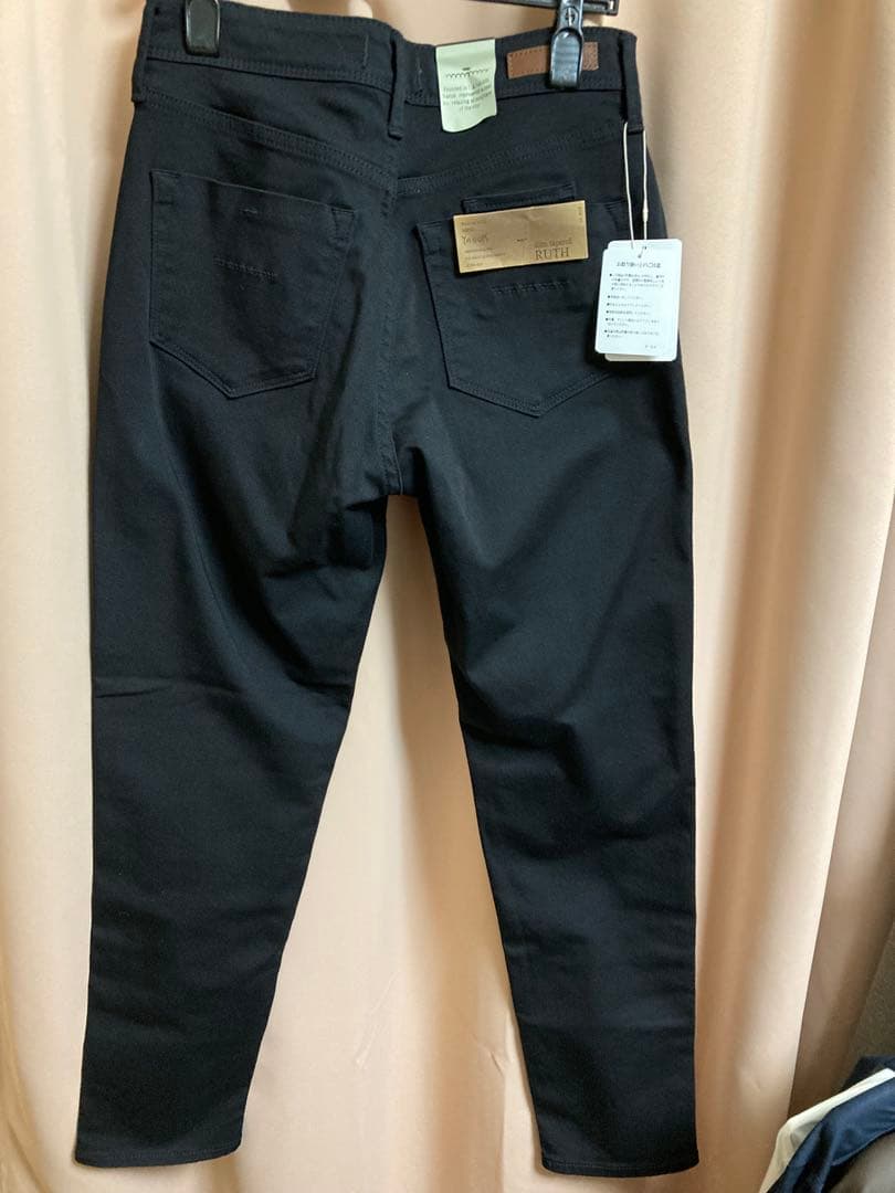 【新品タグ付】ヤヌークRUTH Slim Taperedルース 24サイズ