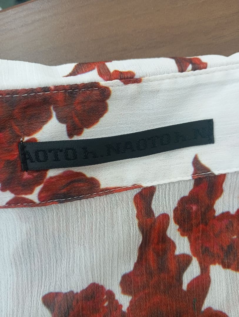 美品　h.NAOTO エイチナオト　ブラッディローズ　ブラウス　服