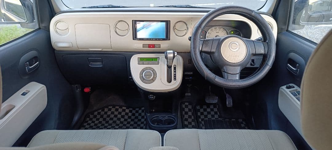 ダイハツ　ココア　年付Ｈ22