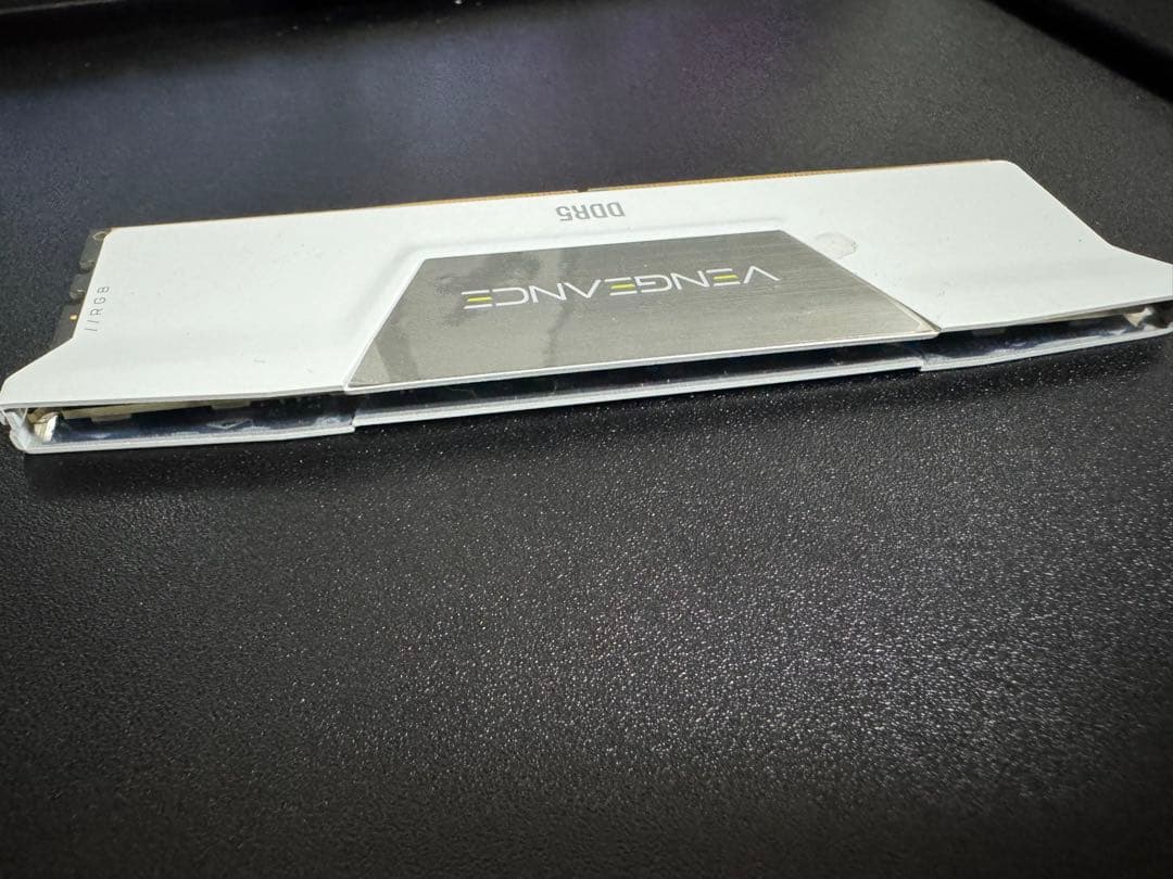 Corsair DDR5-6000 DRAM16GB×1 ホワイトモデル