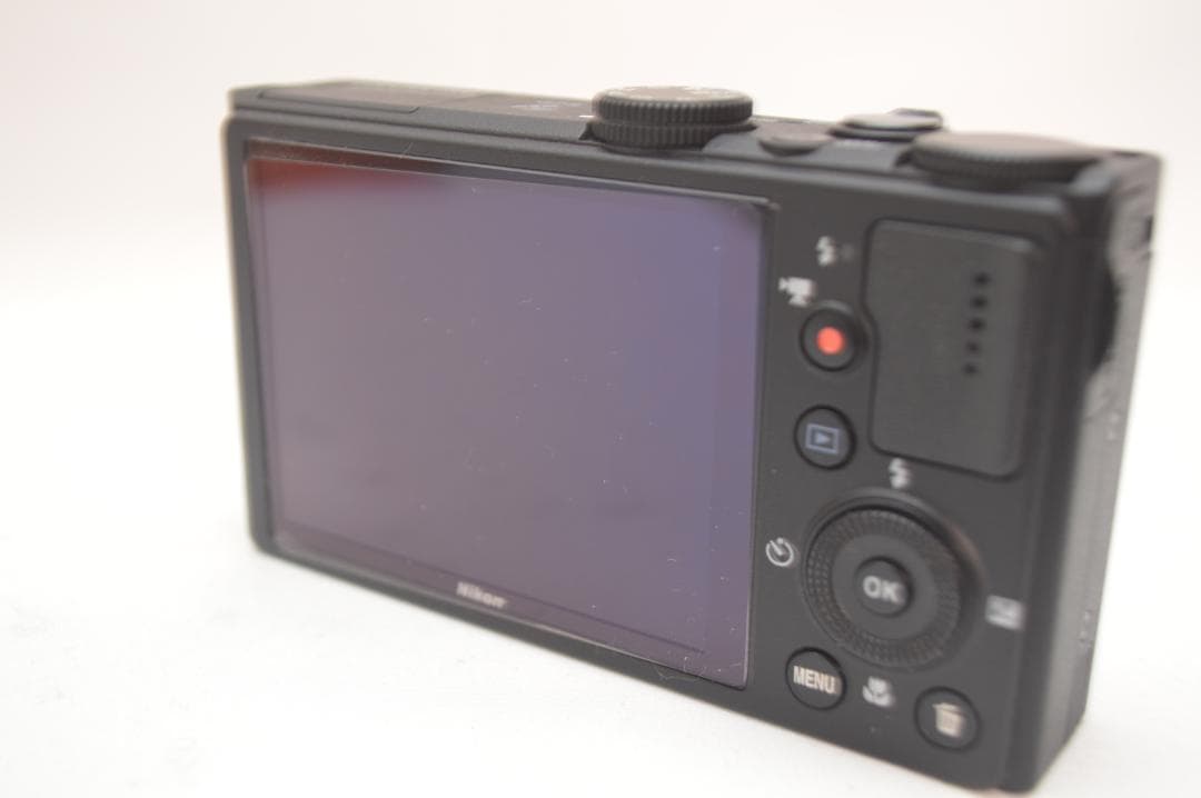 ✨未使用美品✨ Nikon Coolpix P330 ブラック