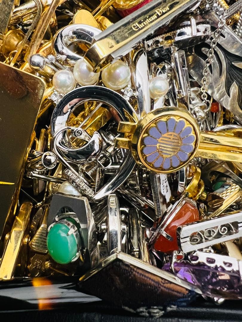 【生前整理　遺品整理】指輪　ブローチ　ネクタイピン　カフス　他　アクセサリー