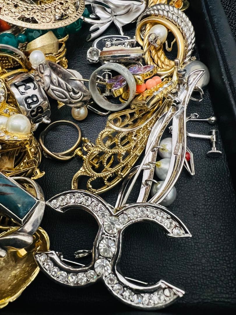 【生前整理　遺品整理】指輪　ブローチ　ネクタイピン　カフス　他　アクセサリー