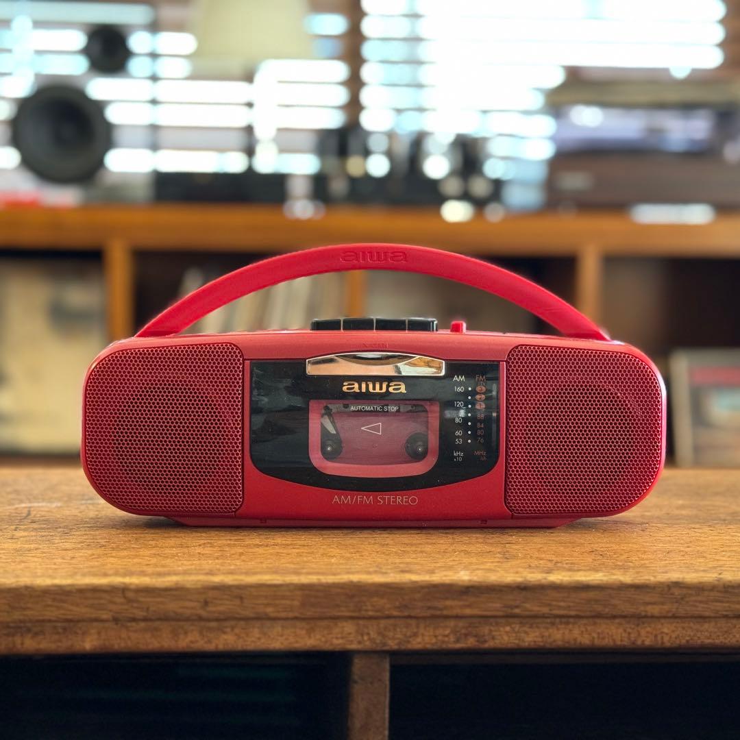 Aiwaのラジカセ　CS-P5 レッド　レトロ　カセットテープ　インテリア