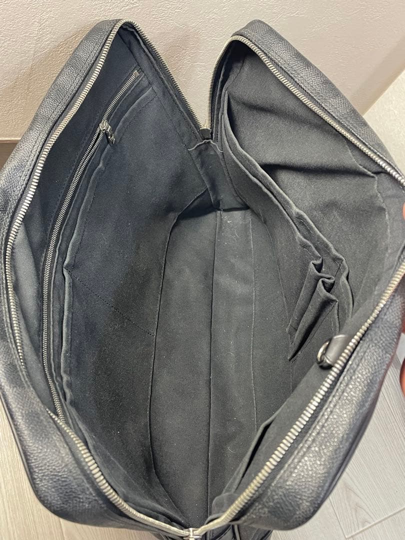 LOUIS VUITTONダミエ グラフィット ポルトドキュマン ヴォワヤージュ