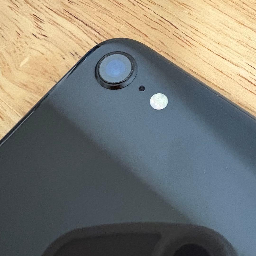 バッテリー82% iPhoneSE第2世代 64GB レッド 本体のみ