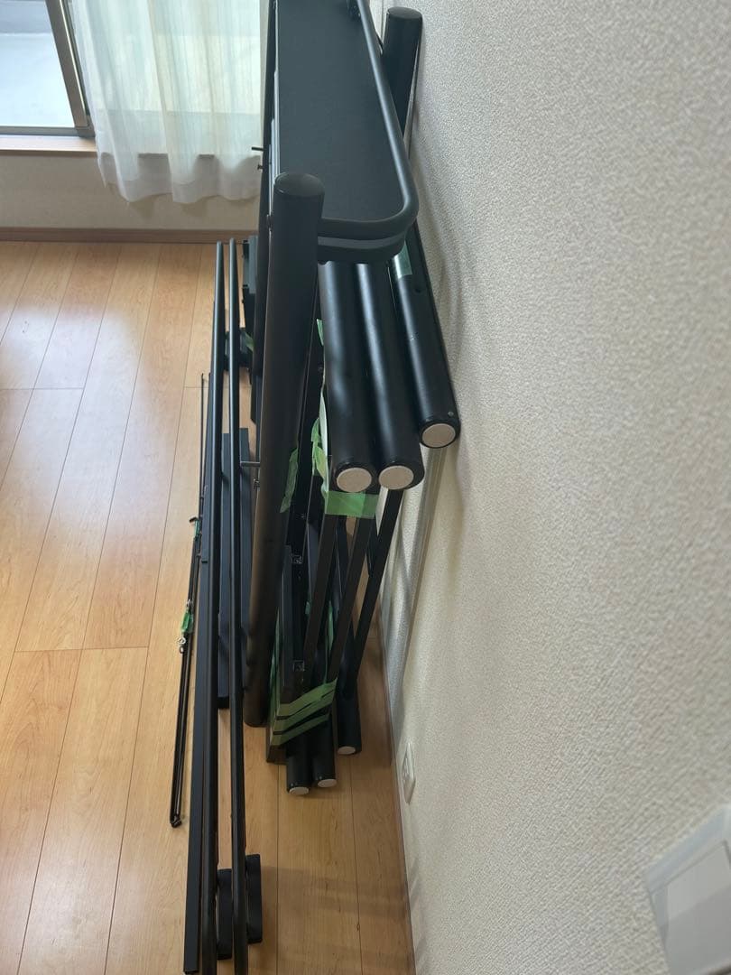 【おさる】黒のスチール製ロフトベッド／デスク下収納・はしご階段付き