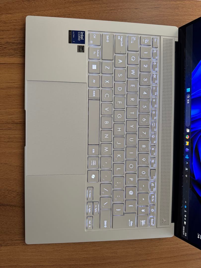 Windowsノート本体 ASUS Zenbook UX5406SA TU7321WH