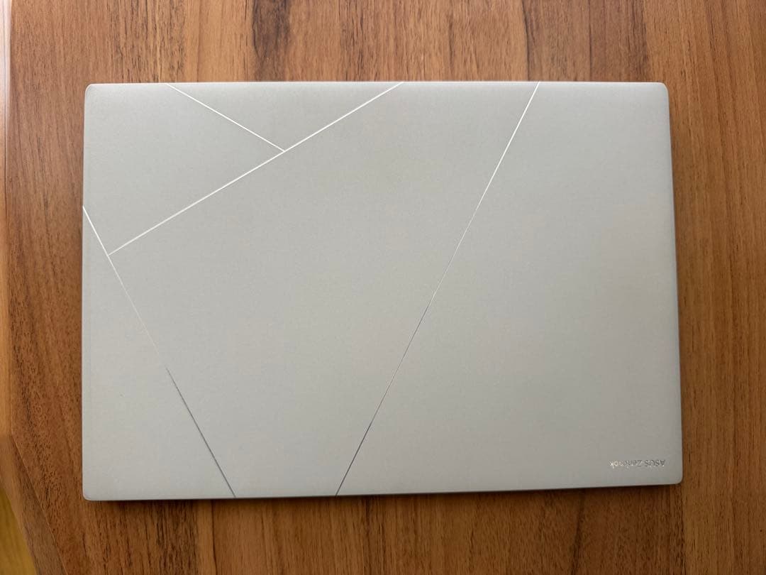 Windowsノート本体 ASUS Zenbook UX5406SA TU7321WH