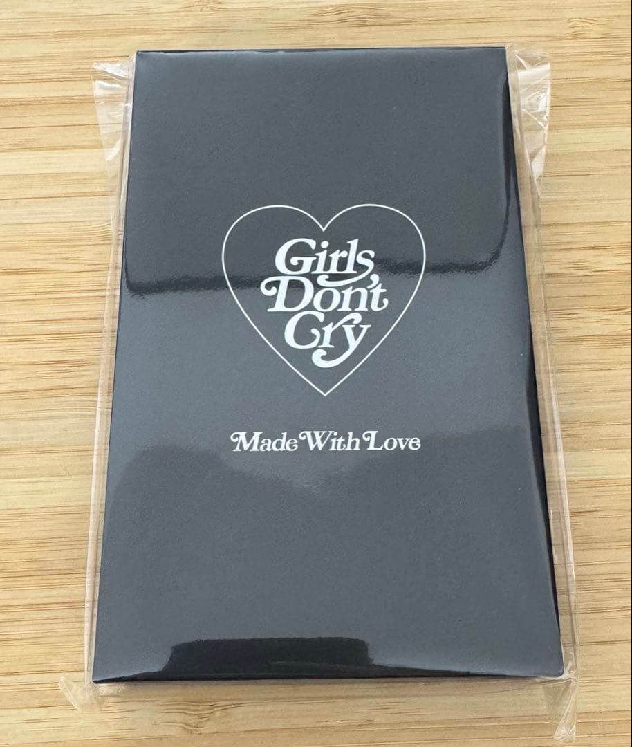 GIRLS DON'T CRY KEYRING 【SILVER】