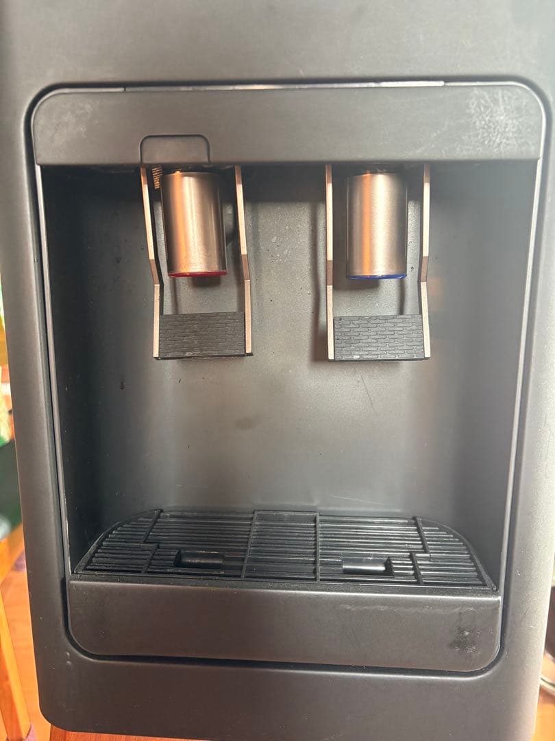 最終値下げ【送料込み】スタンド型ウォーターサーバー 黒