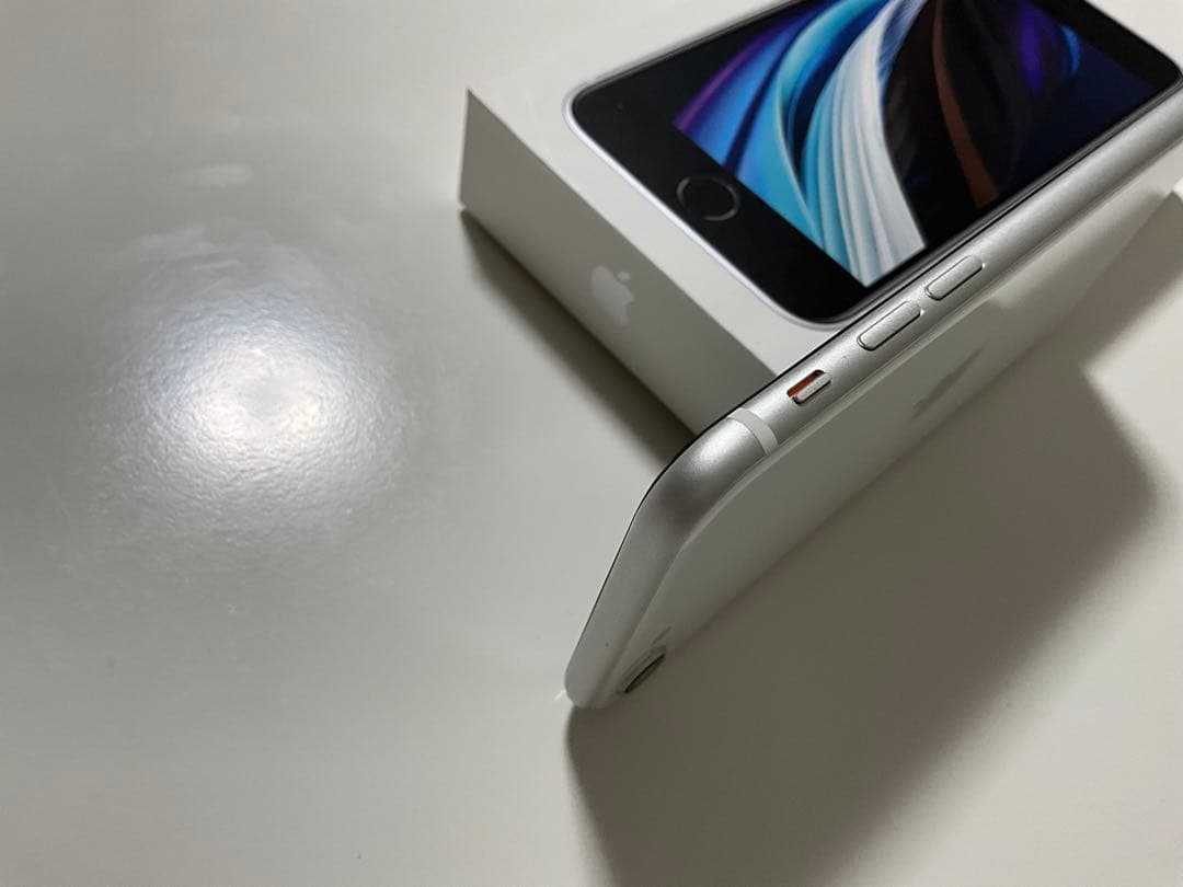 t*a様 iPhone SE 第2世代 64GB ホワイト SIMフリー