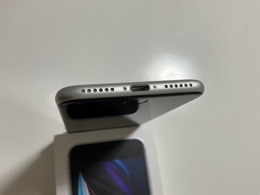 t*a様 iPhone SE 第2世代 64GB ホワイト SIMフリー