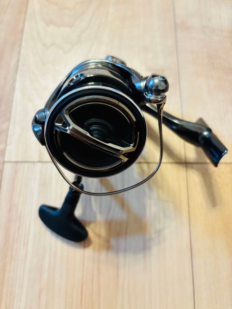 極美品　シマノ　現行ツインパワー　3000MHG