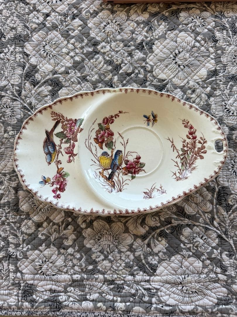 フランスアンティークリュネビィル窯のMesangeソーサーデザートプレート