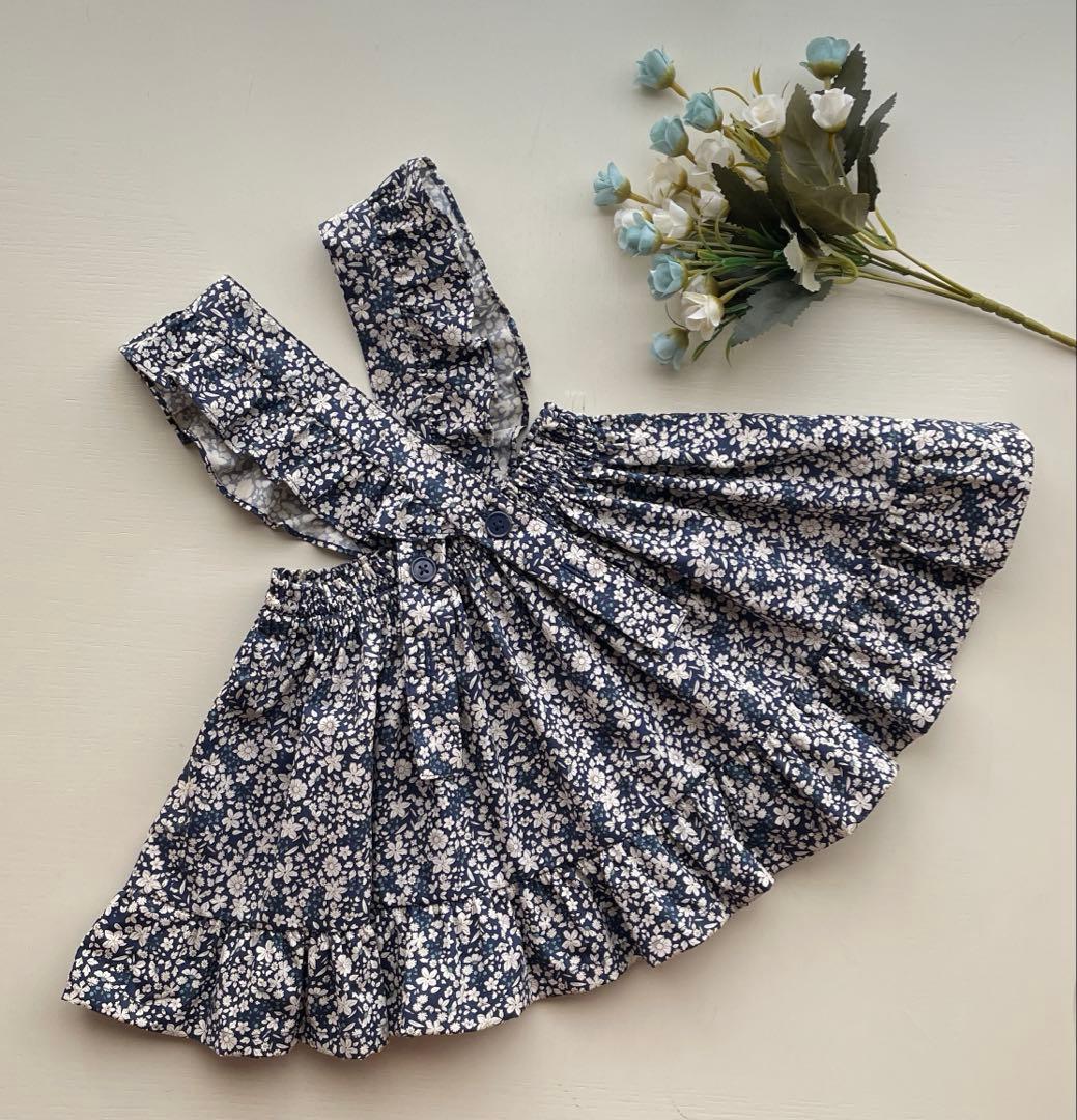 なおページ　　フリルワンピース　&サスペンダースカート