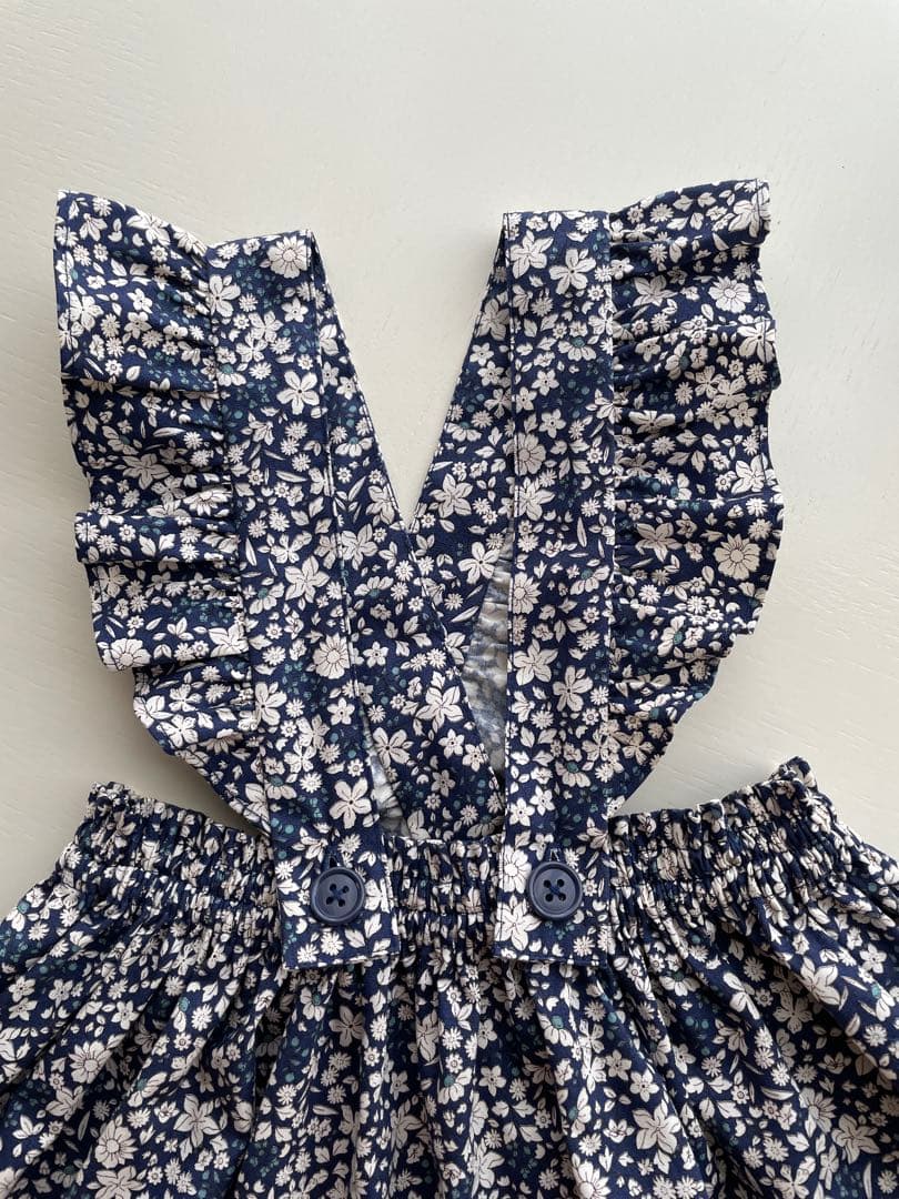 なおページ　　フリルワンピース　&サスペンダースカート