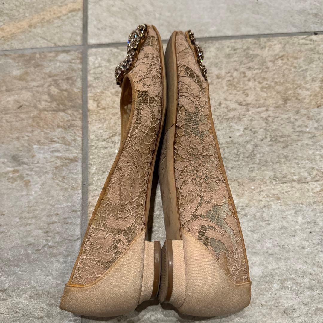 マノロブラニク ハンギシ フラット レース