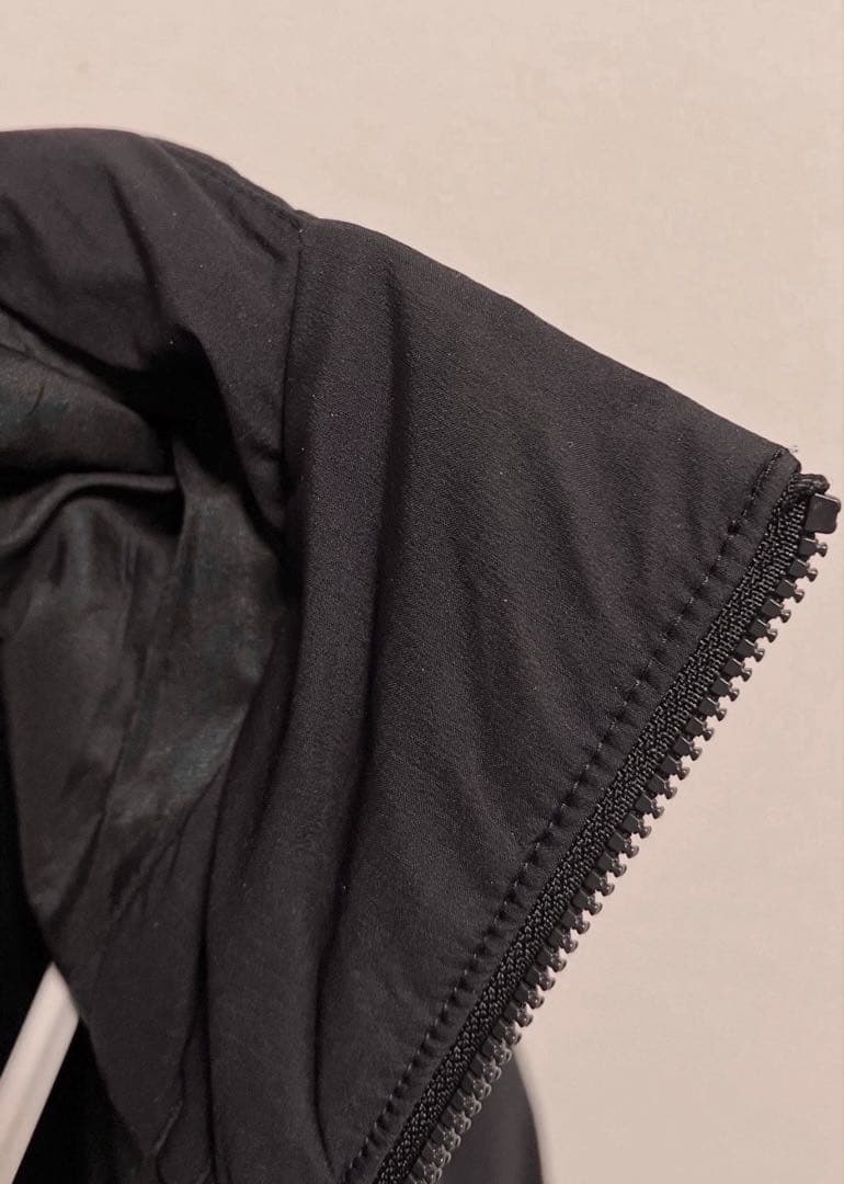 アークテリクスアトムヘビーウェイトフーディ ブラック Sサイズ