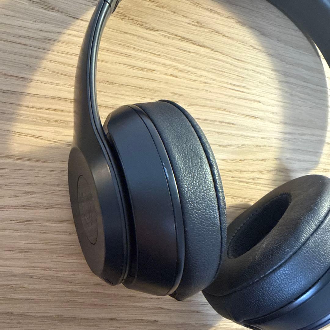 Beats Solo3 Wireless ブラック　ヘッドホン　収納ケース付き