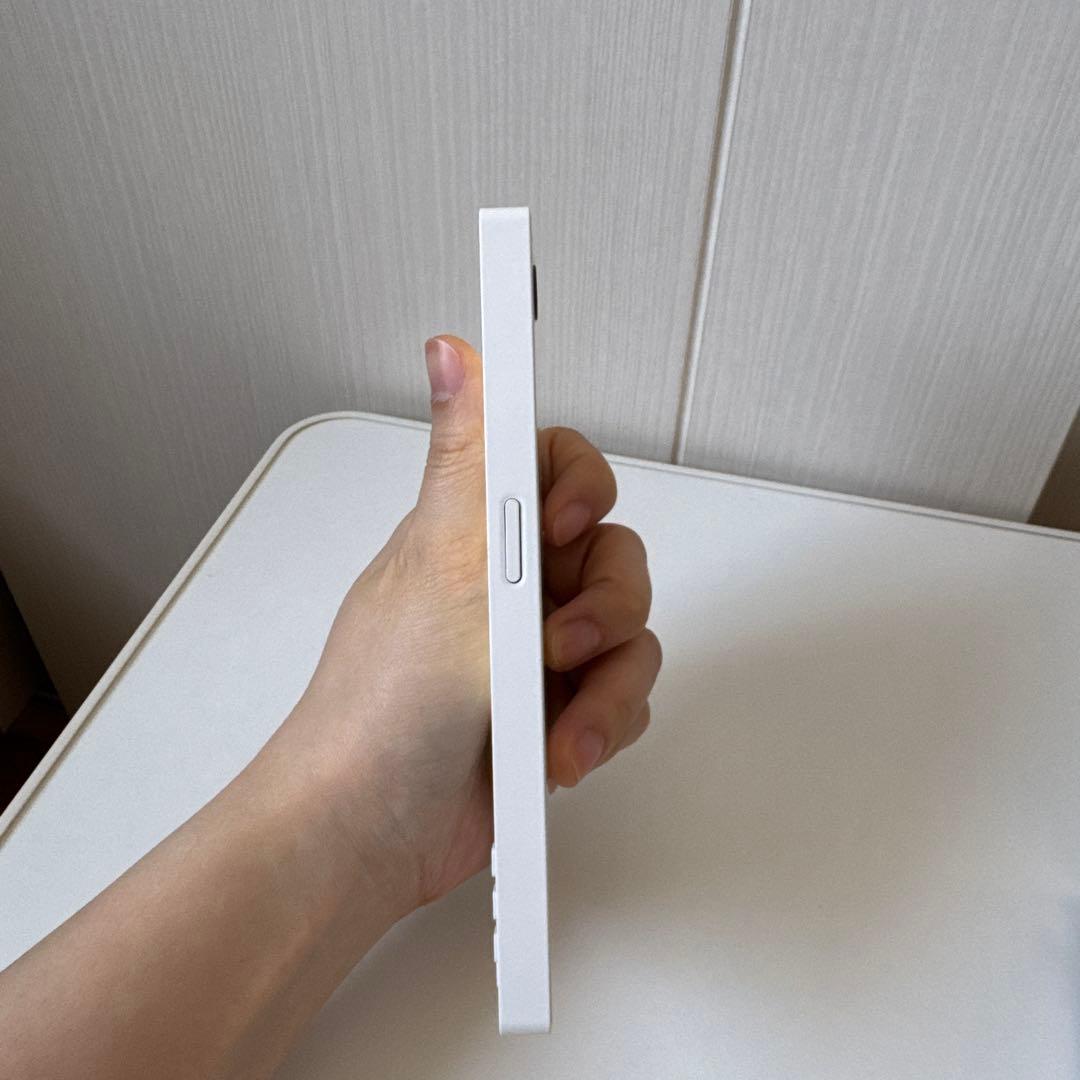 美品　Minimal Phone ホワイト