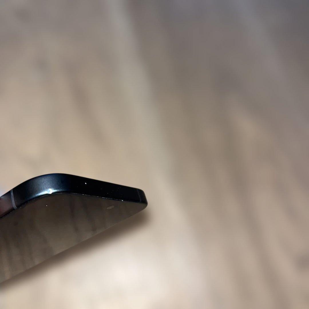 美品！iPhone16 ケータイケース、充電ケーブル付き