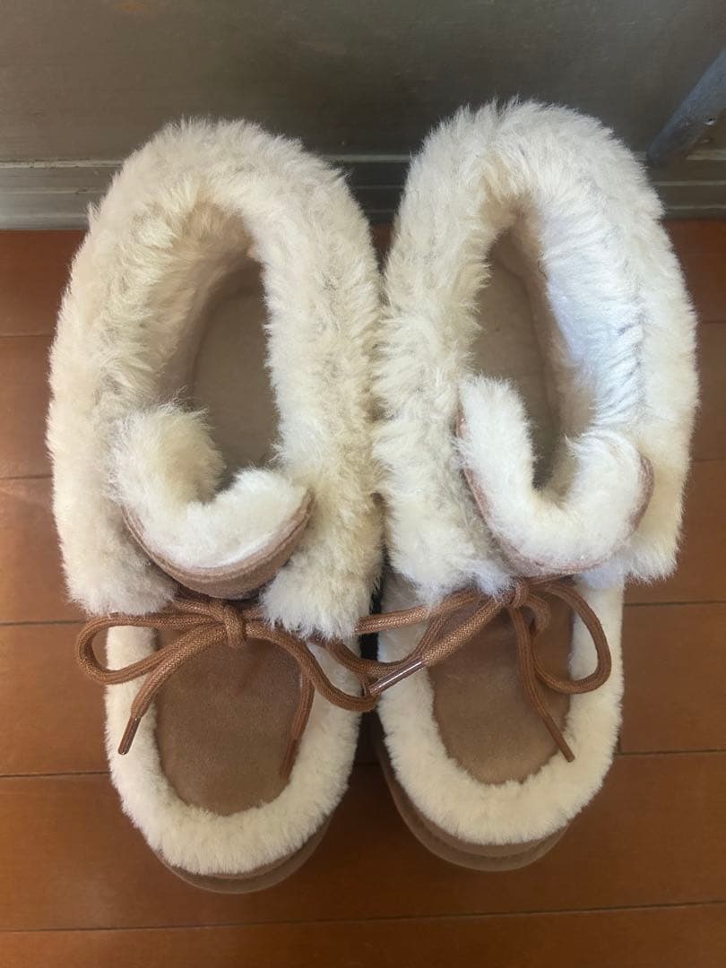 UGG エスミーレースアップ　ムートンブーツ　アグ