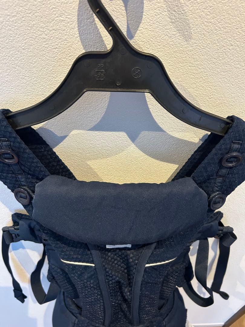 【美品】 エルゴベビー　オムニブリーズ　ミッドナイトブルー 抱っこ紐 メッシュ