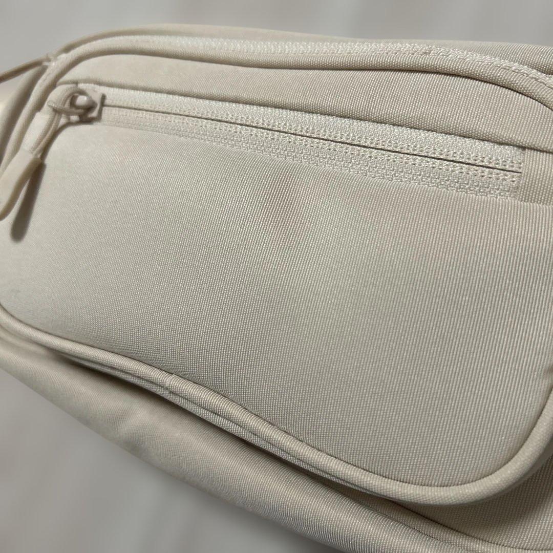 POMULU ヒップシート ベージュ