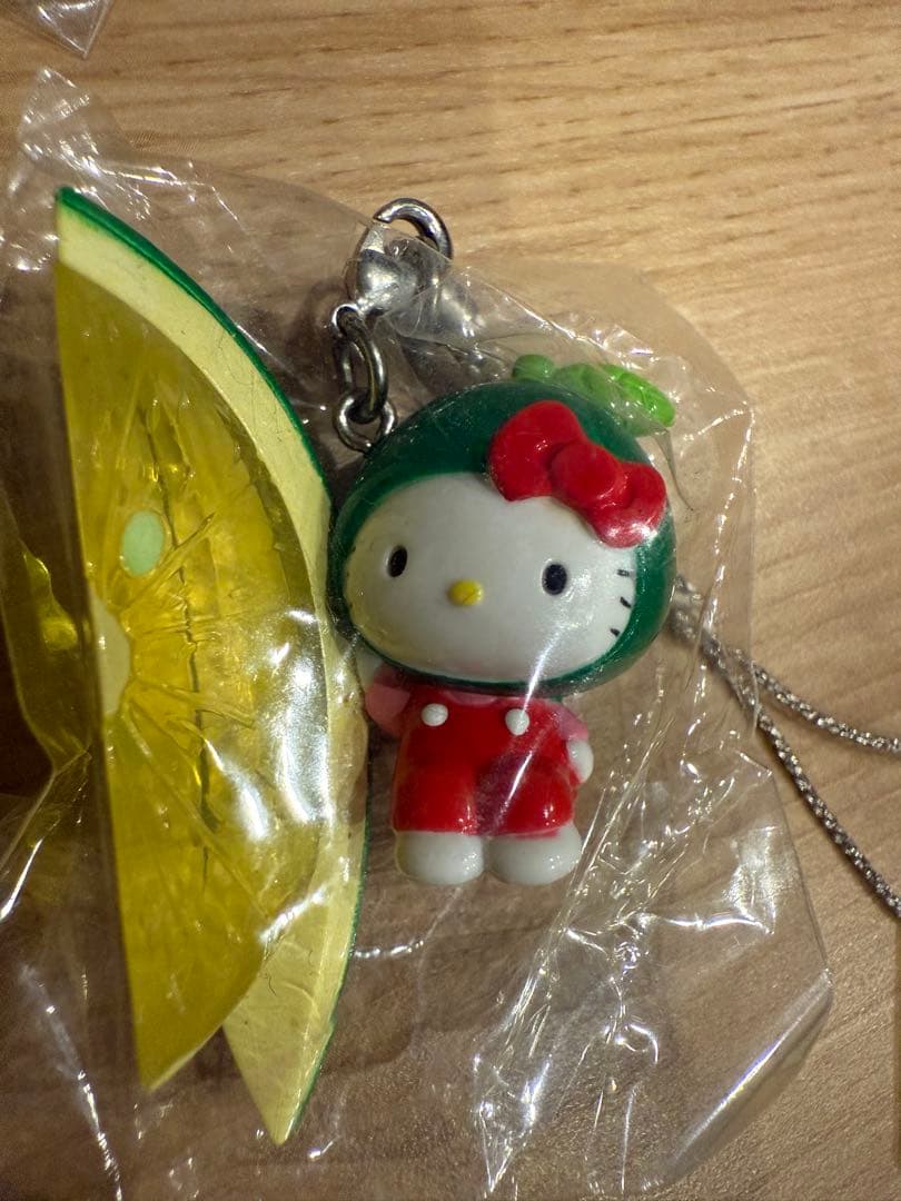 大分限定 【激レア】　キティ　コップのフチの カボス　ハローキティ　ストラップ