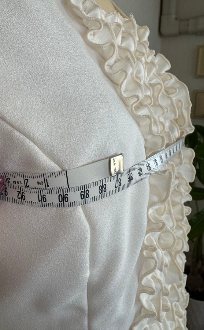 【新品未使用】フラメンコブラウス値下　アイボリーオフホワイト