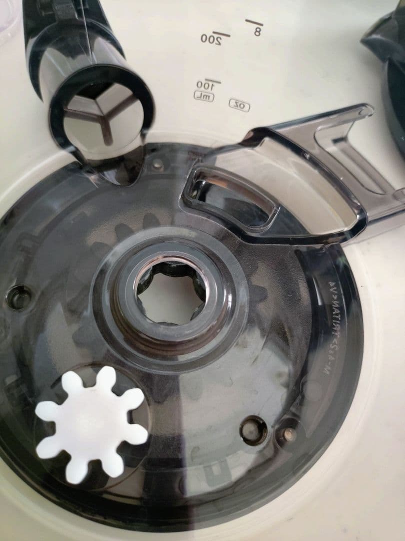 クビンス ホールスロージューサー Kuvings EVO-800 (シルバー)