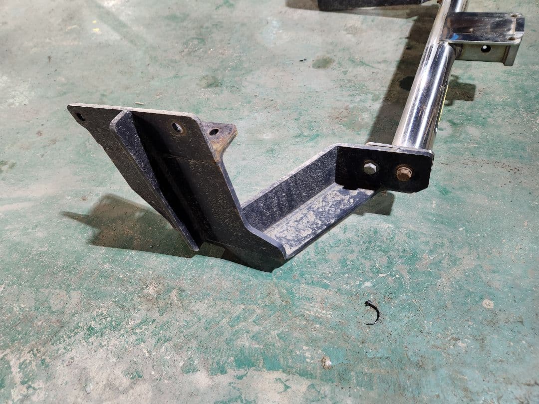 tom ヒッチメンバー