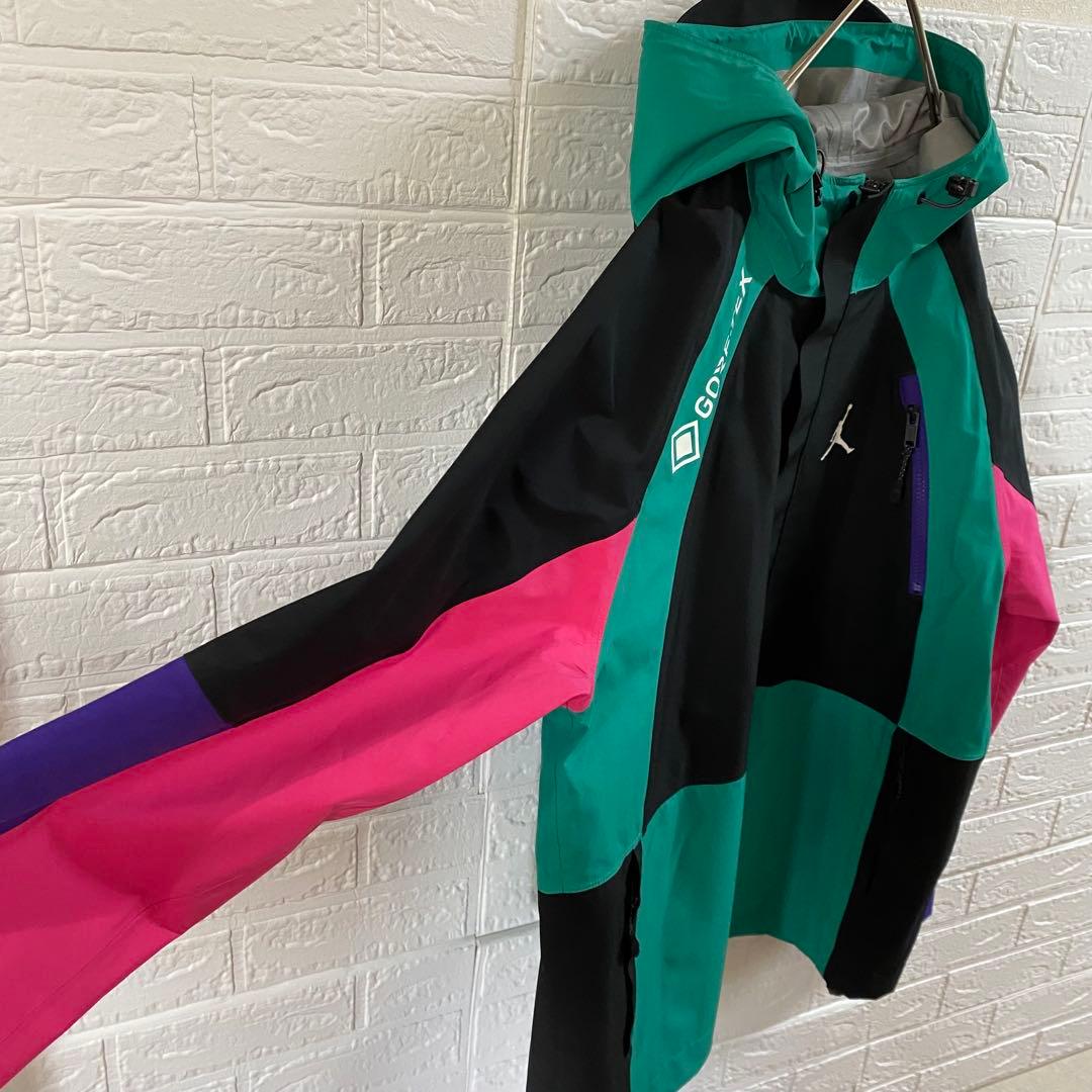 状態◎ エアジョーダン　ゴアテックスマウンテンパーカー　クレイジーカラー