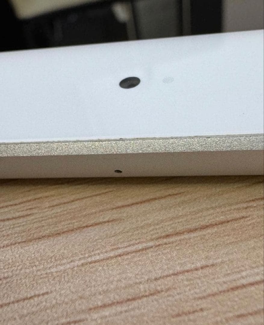 iPad 第6世代 Wi-Fiモデル 32GB ケース付シルバー