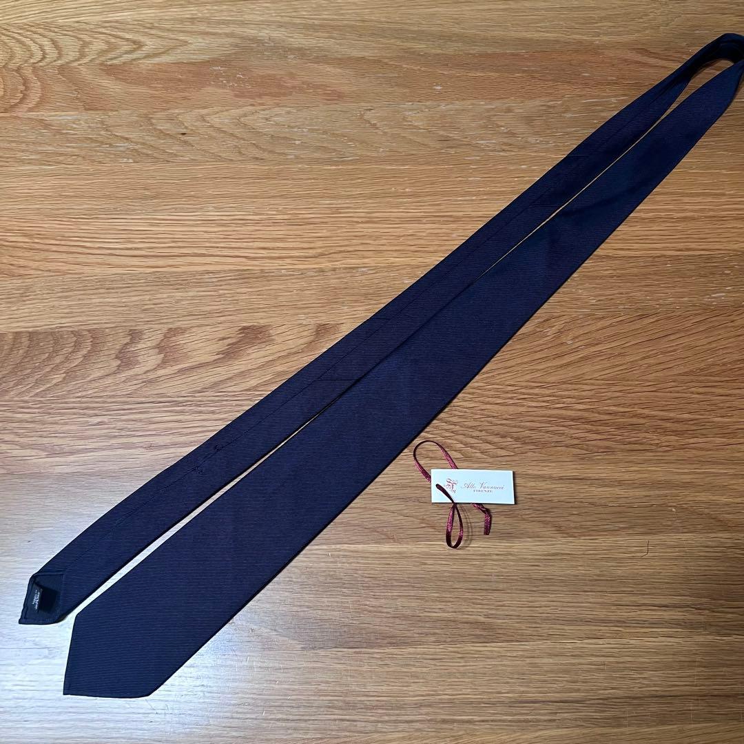 美品 Atto Vannucci アットヴァンヌッチ ネクタイ ネイビー 無地