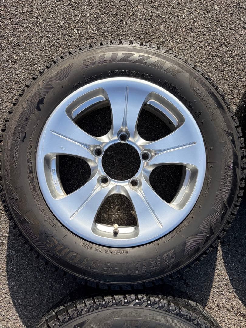ブリヂストン ブリザック DM-V2 16インチ アルミホイールセット
