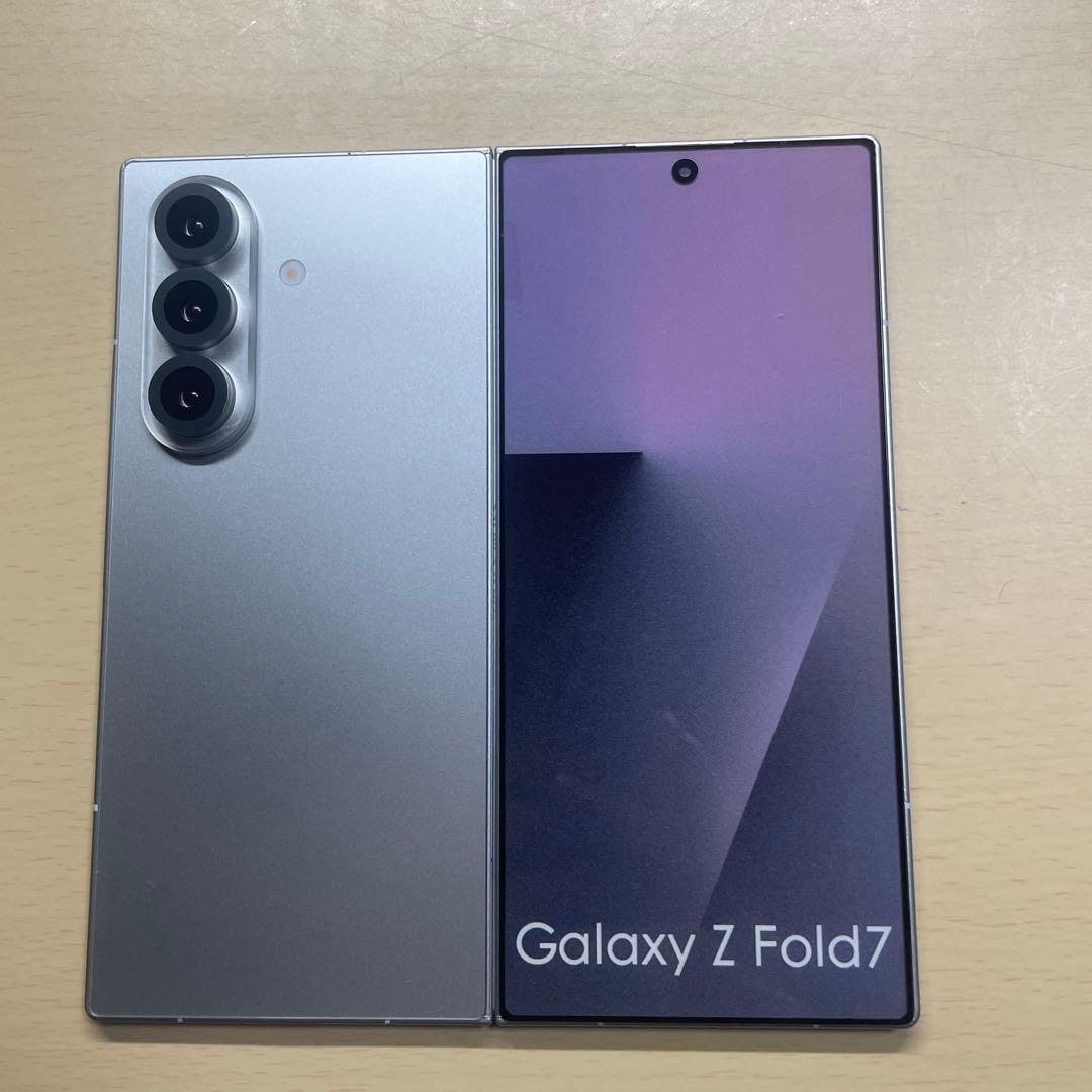 Galaxy Z Fold7 シルバーシャドウ　モックアップ　模型