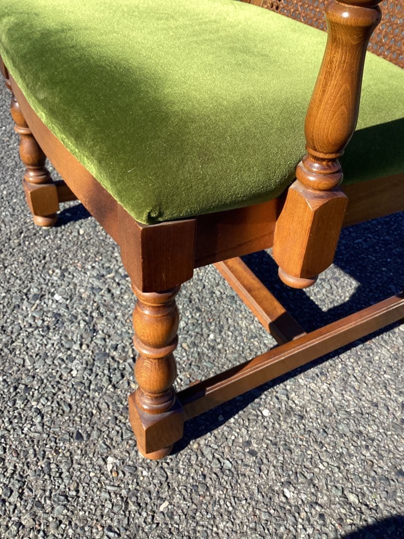 千葉県鴨川発　①オールドカリモク　Karimoku　チェア　肘掛け付き