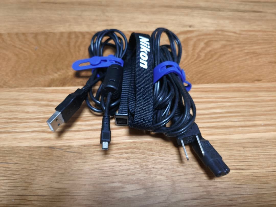 Nikon COOLPIX P5000 デジタルカメラ 本体と付属品