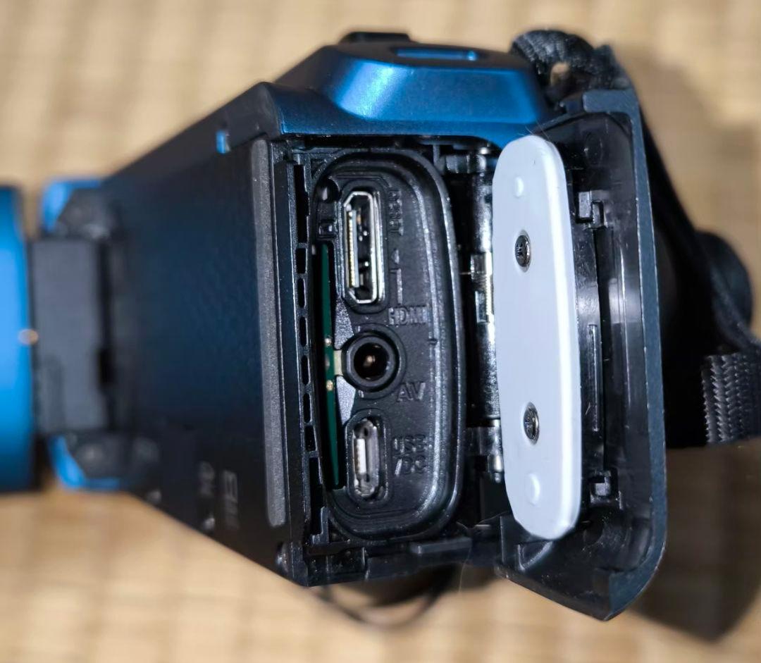 JVC Everio R GZ-R480　美品　防水ビデオカメラ　本体とポーチ