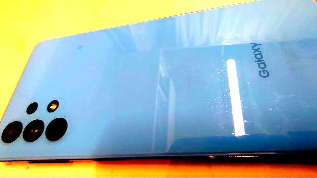 Samsung Galaxy A32 5G SCG08 64Ｇ　本体のみ
